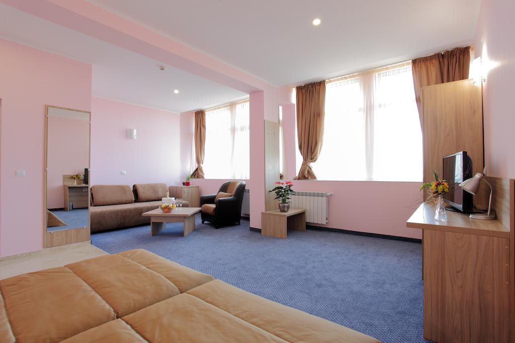 Teodora Palace Hotel Ruse Pokoj fotografie